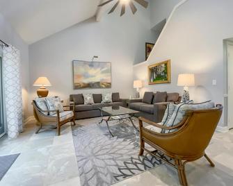 2241 Heritage Villas at The Sea Pines Resort - Hilton Head Island - Oturma odası