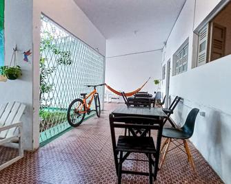 Yolo Hostel - João Pessoa - Hàng hiên