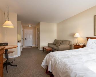 Getaways at Haliburton Heights - Haliburton - Bedroom
