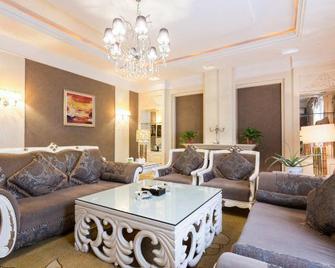 Xinglong Hot Spring Mansion - Weinan - Sala de estar