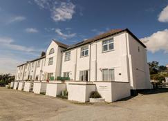 Ketch Cottage - Holyhead - Building