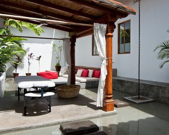 Los Patios Hotel Granada - Granada - Veranda