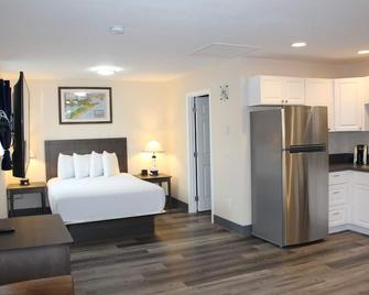 Inn at the Sea - Long Beach - Bedroom