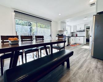 iStay Gorgeous 4B/2.5B Relaxed House - Dublin - Dining room