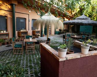 Hostel Layos, Toledo - Layos - Patio