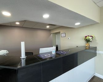 Dreamland Inn - Marion - Front desk