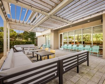 Home2 Suites by Hilton Prattville - Prattville - Bygning