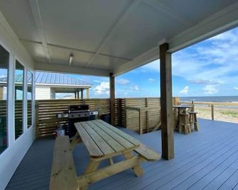 Thibodeaux's Beach House - Grand Isle - Balcón