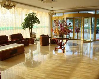 Greentree Inn Shandong Liaocheng Chiping East Huixin Road Business Hotel - Liaocheng - Lobby