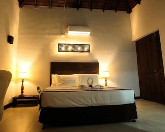 Amaluna Resorts - Negombo - Schlafzimmer