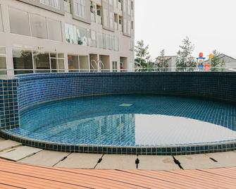 Comfy Studio At Amazana Serpong Apartment - South Tangerang City - Pileta