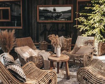 Jufenalm Boho & Wellnesshotel - Maria Alm am Steinernen Meer - Патіо