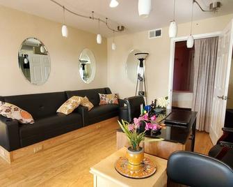 Rogue Regency Inn and Suites - מדפורד - סלון