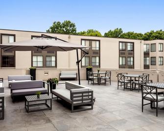 Delta Hotels by Marriott Allentown Lehigh Valley - Breinigsville - Innenhof