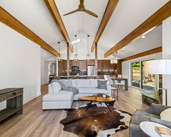 135 Graeagle Meadows - On the Pond! - Graeagle - Living room