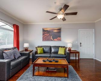 Signature 2 Bedroom Condo by RedAwning - Scottsdale - Sala de estar