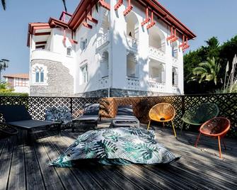 Résidence Château d'Acotz - Appartements avec piscine à 300m des Plages & Océan - Saint-Jean-de-Luz