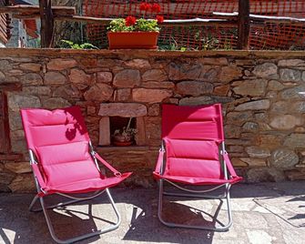 Two-roomed chalet in Antey Saint Andrè - Antey-Saint-André - Patio