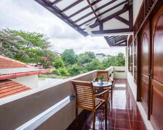 Safara Guesthouse Syariah - Semarang - Balcony
