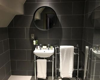 The Lion Hotel - Pub & Restaurant - Wimborne