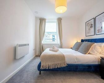 Waterside By Ty Sa -Free Parking - Cardiff - Bedroom