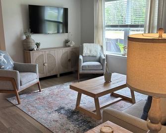 Our Shorebird Way-Brand New Family-Friendly, 4 bedroom Home by the Shore - Millsboro - Sala de estar