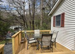 Echo Valley Cottages - East Stroudsburg - Patio