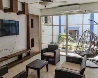 3bu Hostel La Union - San Fernando - Living room