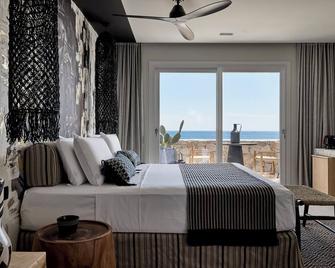 Artemis Seaside Resort - Paleochori - Schlafzimmer