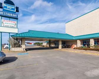 Rodeway Inn - Arlington - Edificio