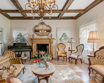 Banyan House Vacation Rentals - Venice