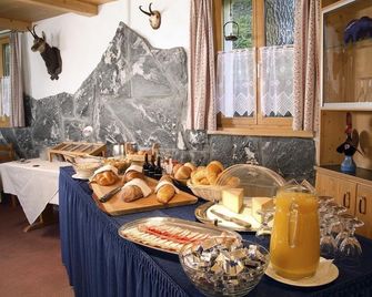 Cresta Sedrun - Tujetsch - Buffet