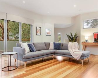 Seascape - The Ultimate Inverloch Retreat - Inverloch - Living room
