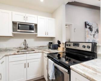 The Hideaway at Lake Ridge 3 - Fort Lauderdale - Kitchen