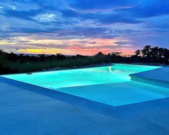 Best Sunset view in Marbella, pool side! - Marbella - Piscina