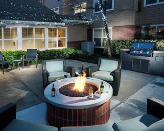 Residence Inn by Marriott Stockton - Stockton - Pátio
