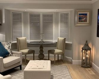 Glencoe Fabulous (Two) - 5 Star Holiday Cottages. Sleep 2 Adults Only - Ballachulish - Living room