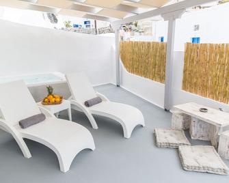 Captain's house suites - Oia