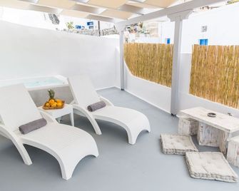 كابتينز هاوس سويتس - أويا