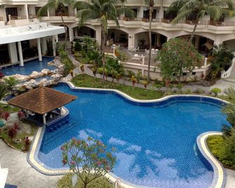 The Orient Star Resort Lumut - Lumut - Svømmebasseng