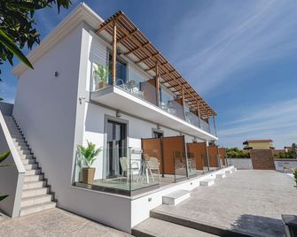 White Canvas Boutique Studios - Zakynthos - Gebouw