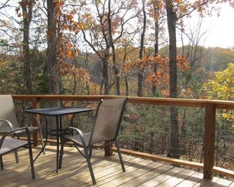 Yurt Floating in the Forest - Holts Summit - Balcony