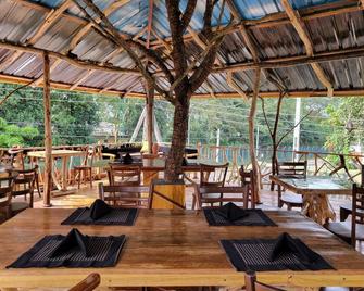 The Empyrean Airport Transit Hotel - Katunayake - Restaurant