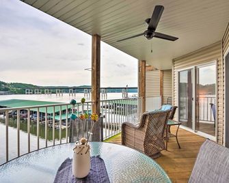 Breezy Lakefront Condo With Balcony And - Camdenton - Balcón