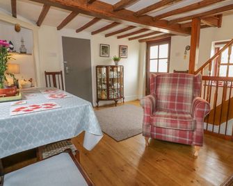 Rose Cottage - Ipswich - Dining room