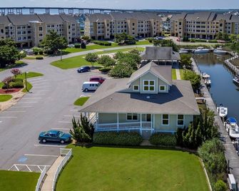 Tilli Tyme II | Canal Front w/ View | Covered Parking | End Unit - Manteo - Building
