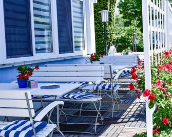 Hotel Blauer Karpfen - Oberschleißheim - Patio