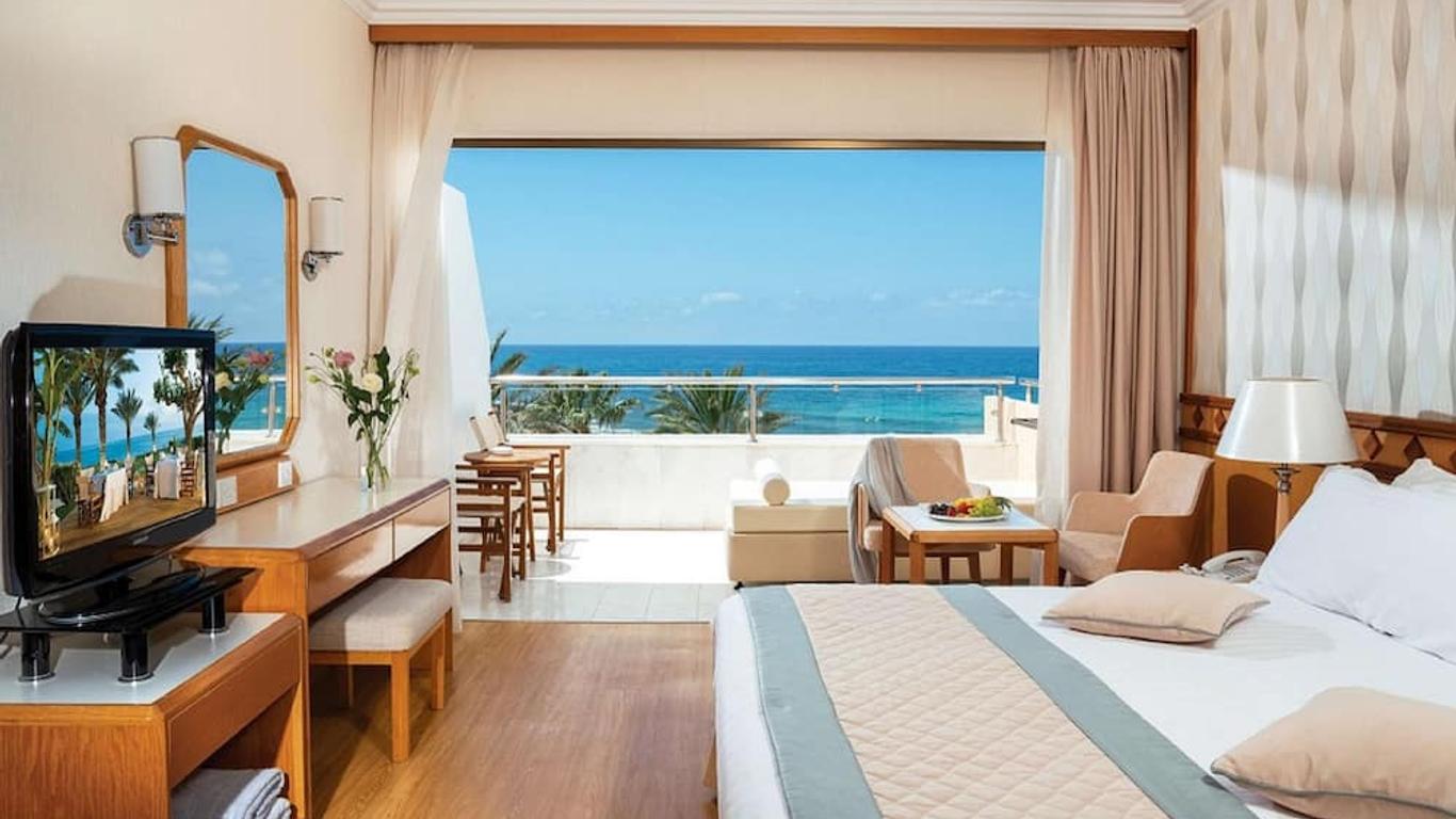 Constantinou Bros Pioneer Beach Hotel