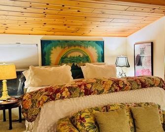 Cozy cabin in amazing Three Rivers with WiFi, AC Sequoia NP entrance 4miles - Three Rivers - Sypialnia