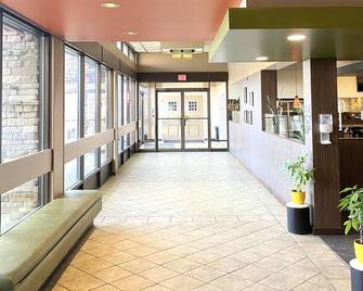 The George Dawson Inn - Dawson Creek - Lobby